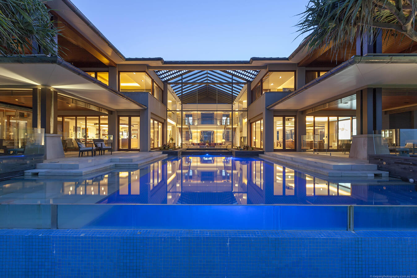 Luxury Dream Home pool wet edge