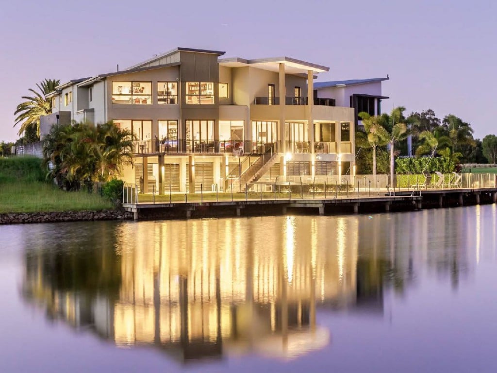 Beautiful Home at Lakelands Golf Course