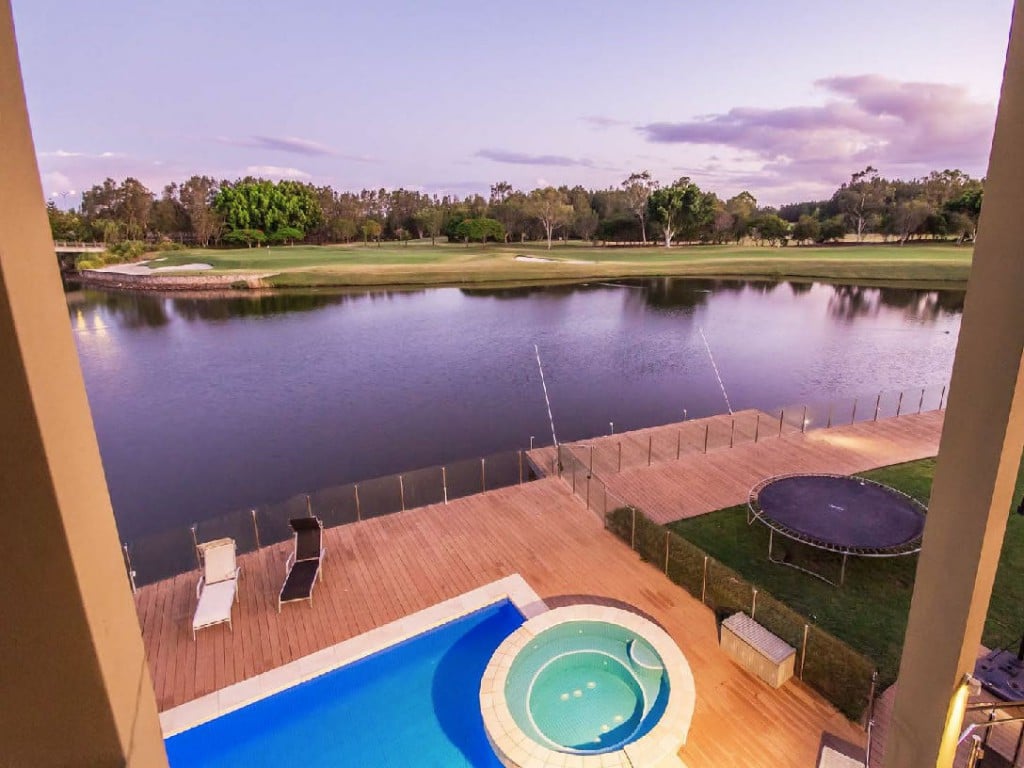Luxury Golf Course Pool Spa Overlooking River