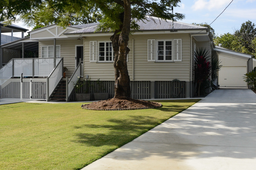 Front yard of renovated morningside home in Brisbane